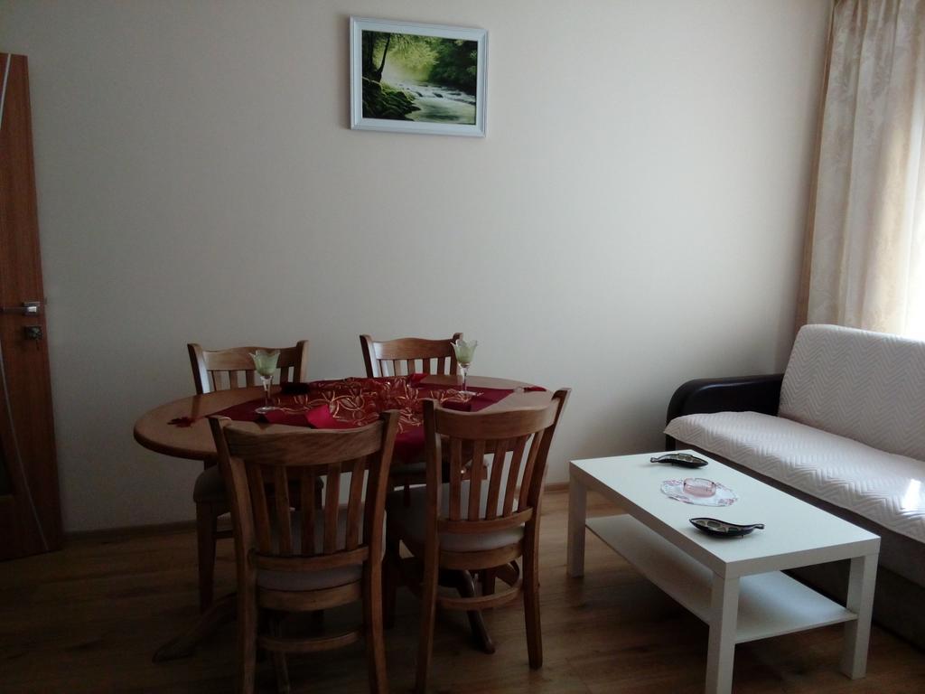 Apartment Tanita Pomorie Exteriör bild